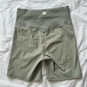 Vuori ribbed studio shorts